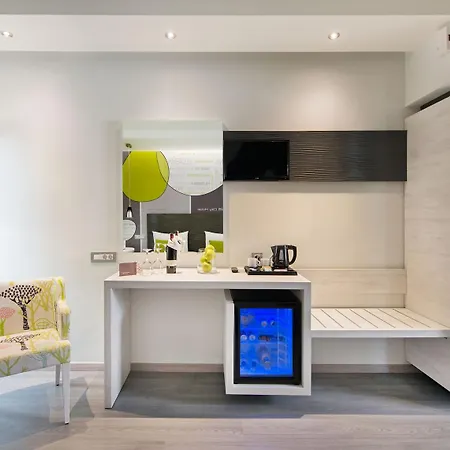 Hotel Semiramis 4*