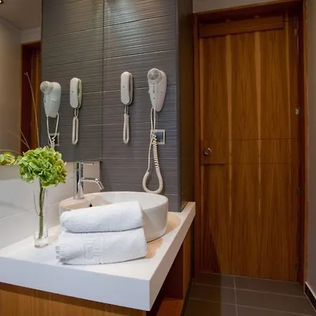 Hotel Semiramis 4*