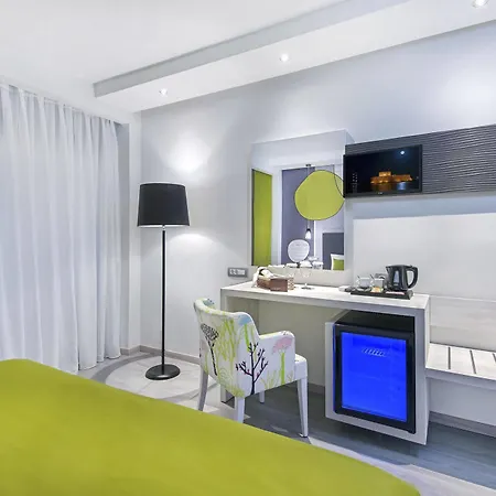 Hotel Semiramis 4*