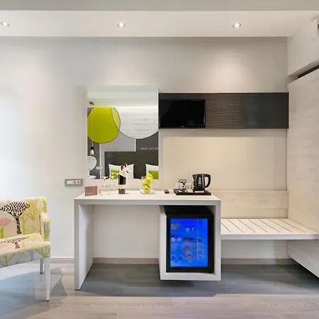 Ξενοδοχείο Semiramis 4*