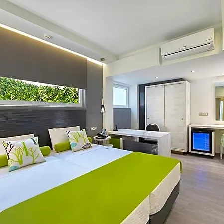 Hotel Semiramis 4*
